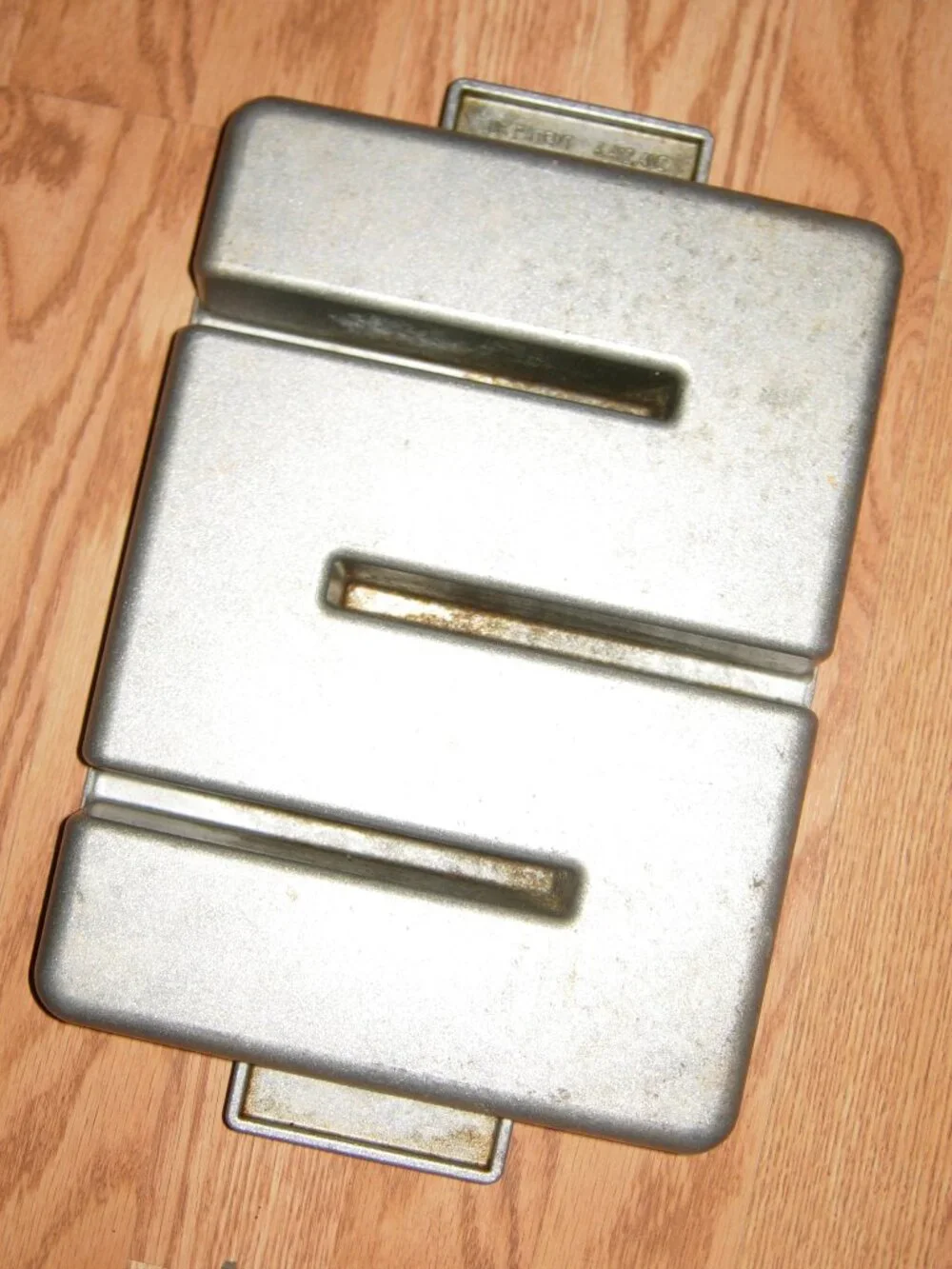 Baker's Edge Nonstick Brownie Pan